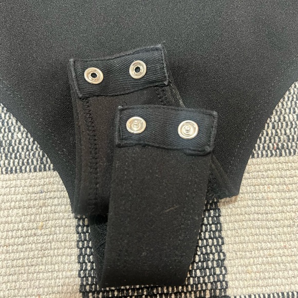 Tight fitting black bodysuit with shape outline detail throughout - Picture 11 of 12